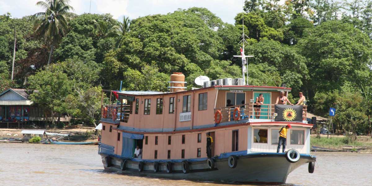 Boat Mahakam Cruise